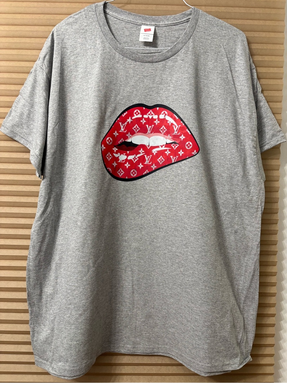 NEW size XL Grey Graphic Tee with Red Lip Print